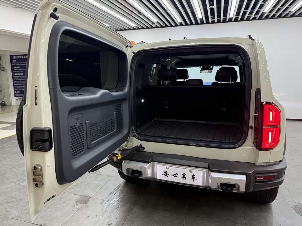 BYD Leopard 5 BYD Leopard 5