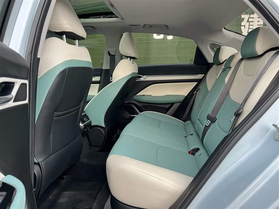 Geely Emgrand L HiP Geely Emgrand L HiP