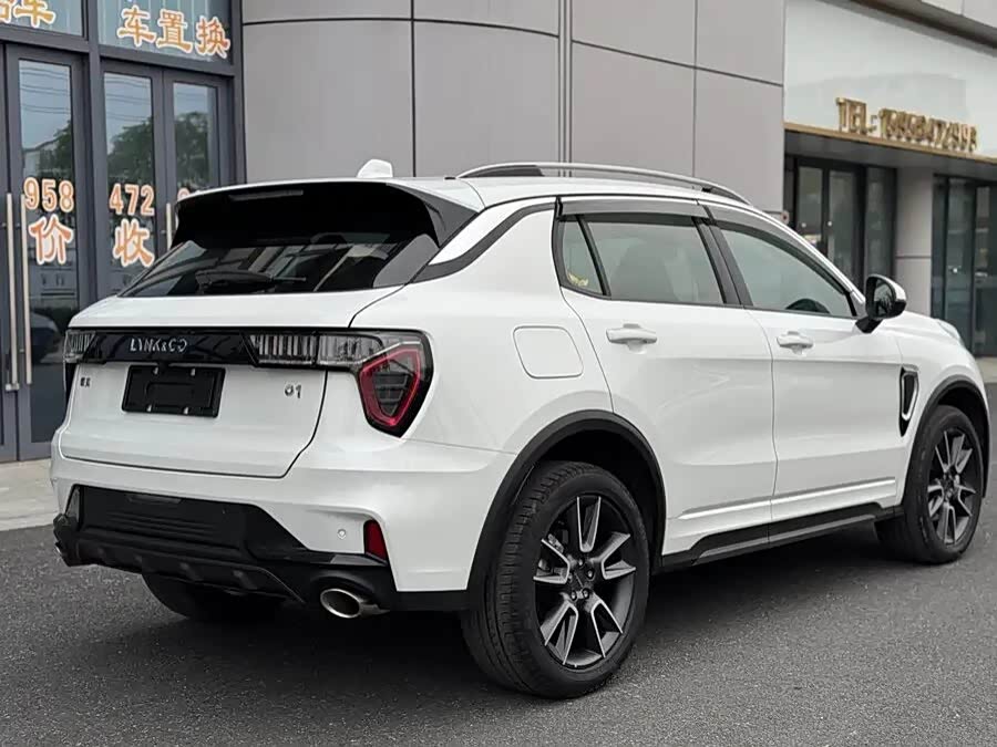 Lynk & Co 01