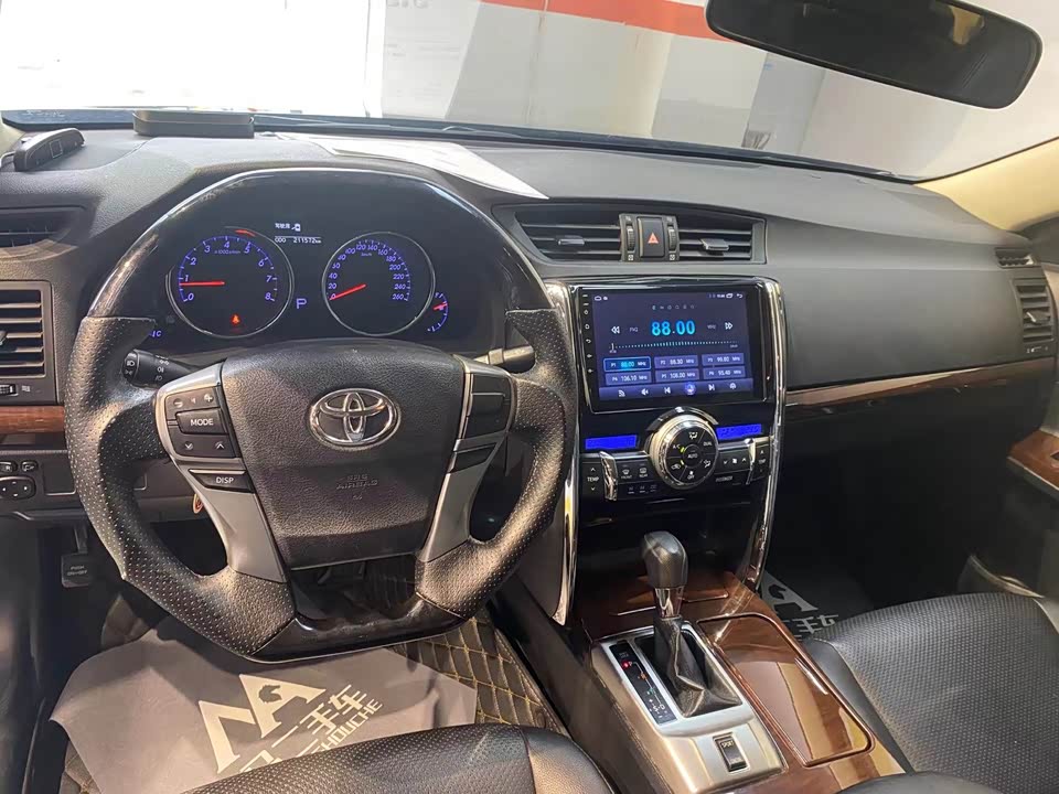 Toyota Reiz