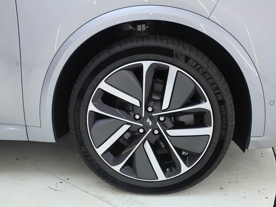 Li Auto Ideal L8 Li Auto Ideal L8