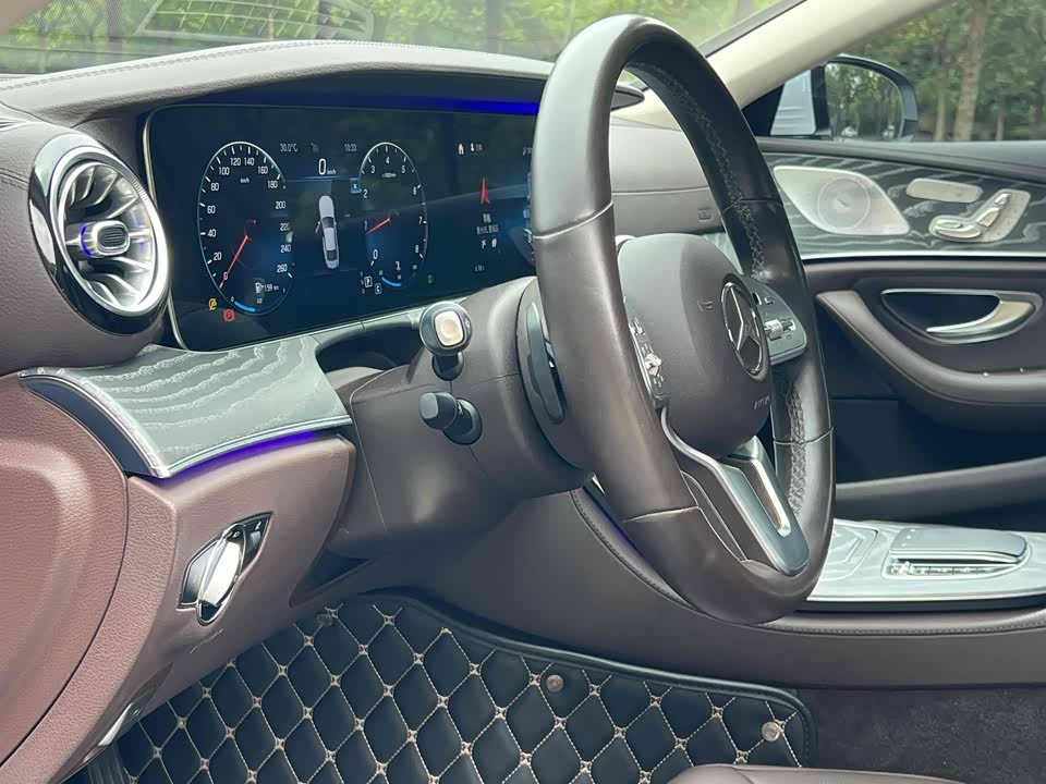 Mercedes-Benz CLS Mercedes-Benz CLS