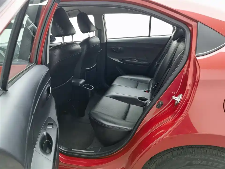 Toyota YARiS L to enjoy Toyota YARiS L to enjoy