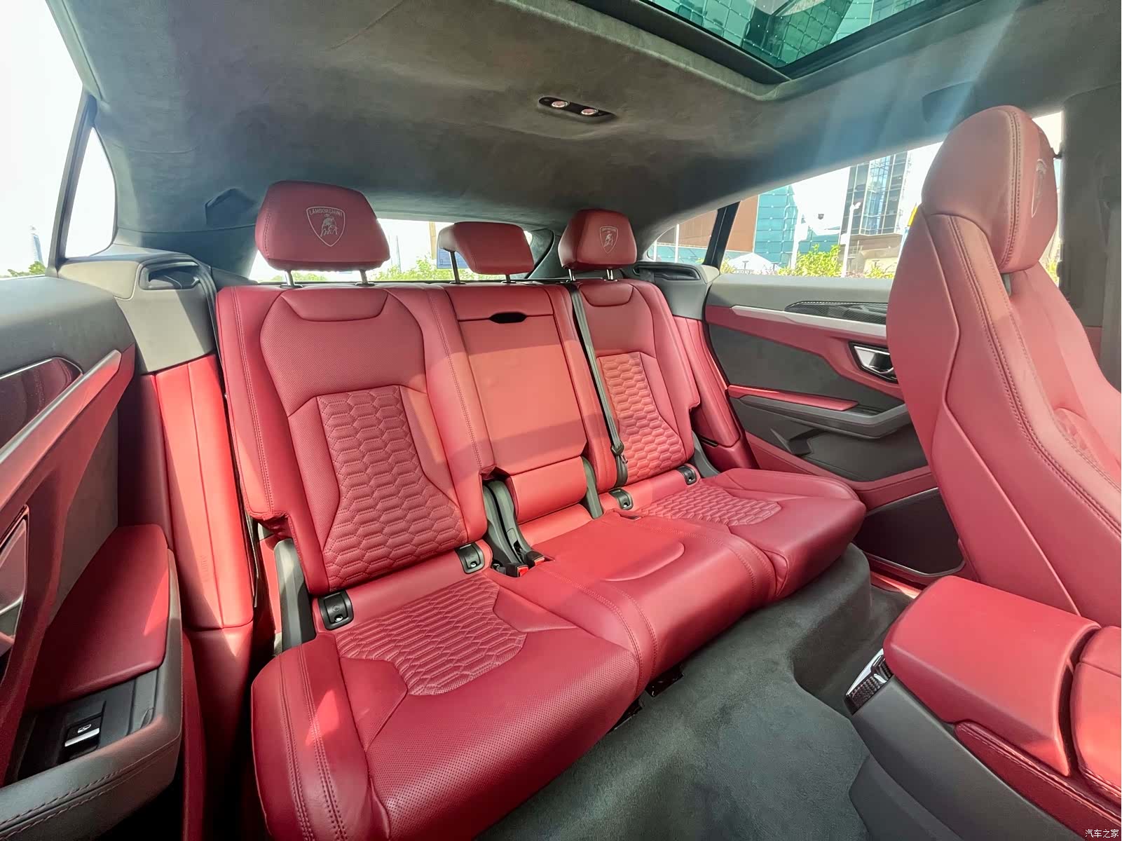 Lamborghini Urus, 2021 12