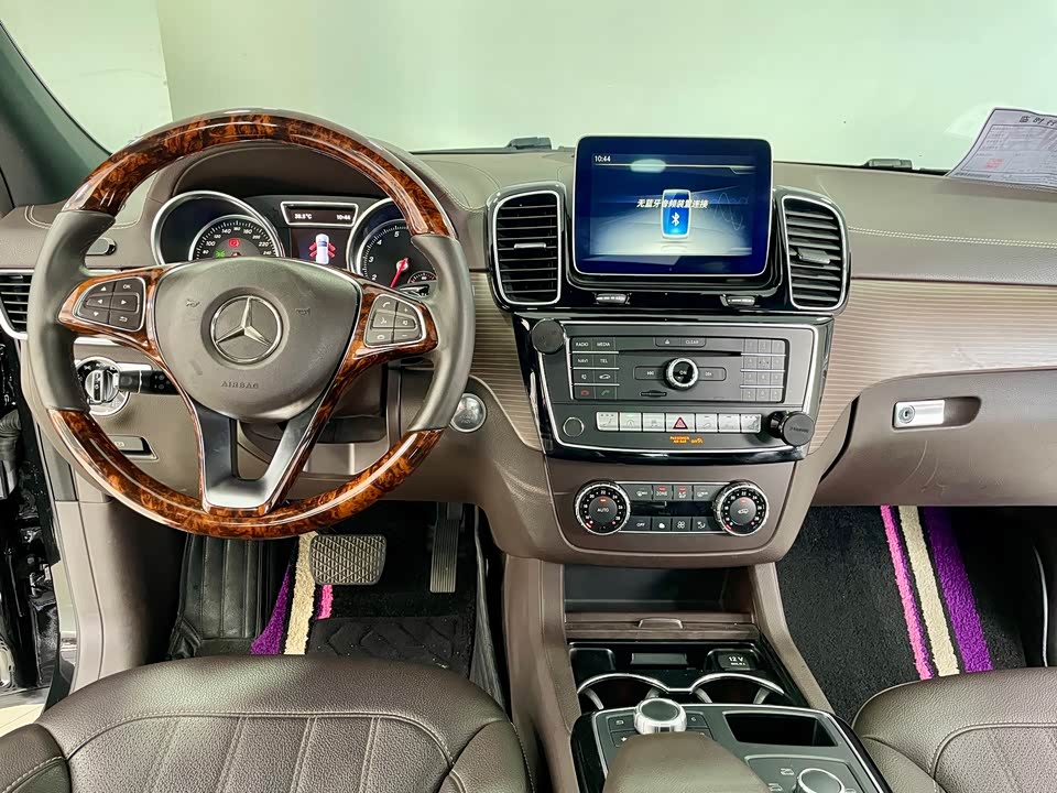 Mercedes-Benz GLE Mercedes-Benz GLE