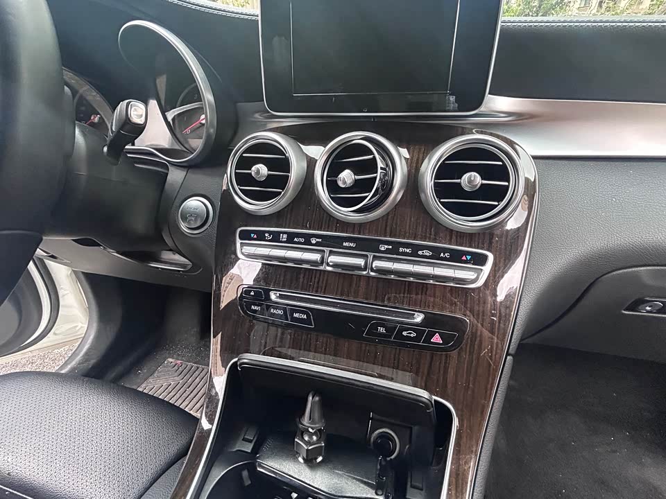 Mercedes-Benz GLC Mercedes-Benz GLC