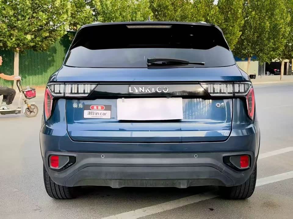 Lynk & Co 01