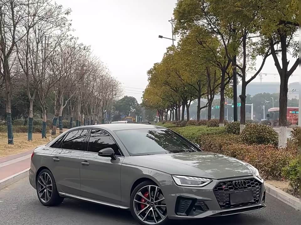 Audi S4