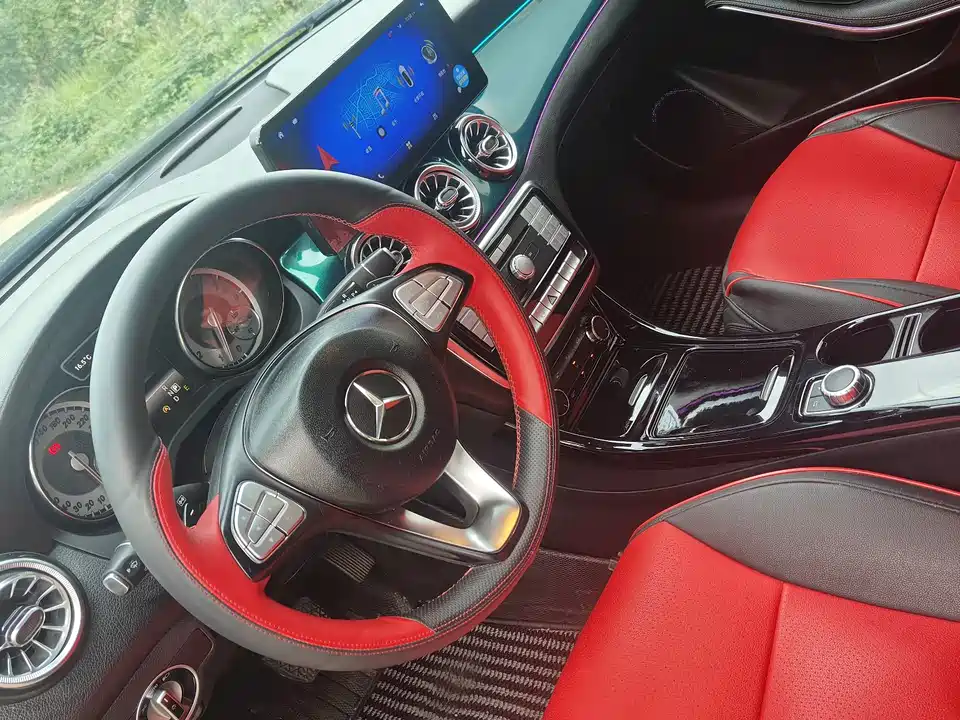 Mercedes-Benz CLA Mercedes-Benz CLA