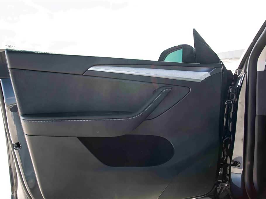 Tesla Model Y Tesla Model Y