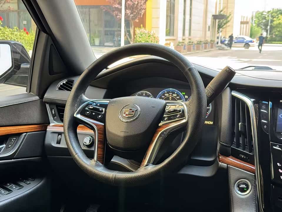 Cadillac Escalade ESCALADE