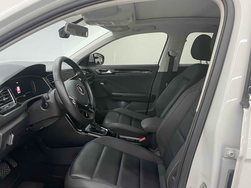 Volkswagen T-ROC exploring Songs