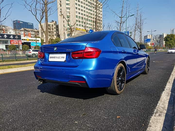 宝马3系 2019款 320i m运动曜夜版