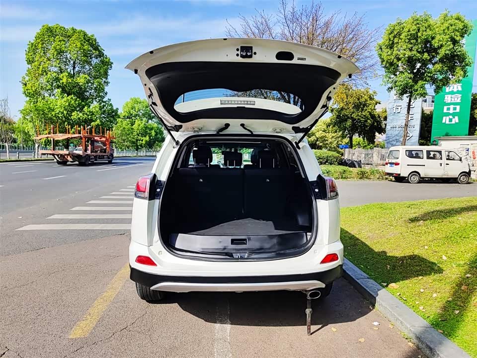 Toyota RAV4 Rongfang
