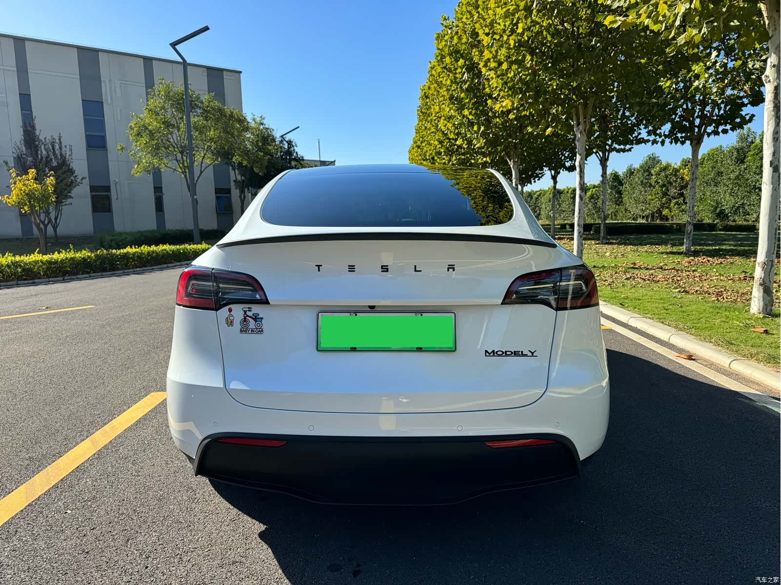 Tesla Model Y, 2022 все фото