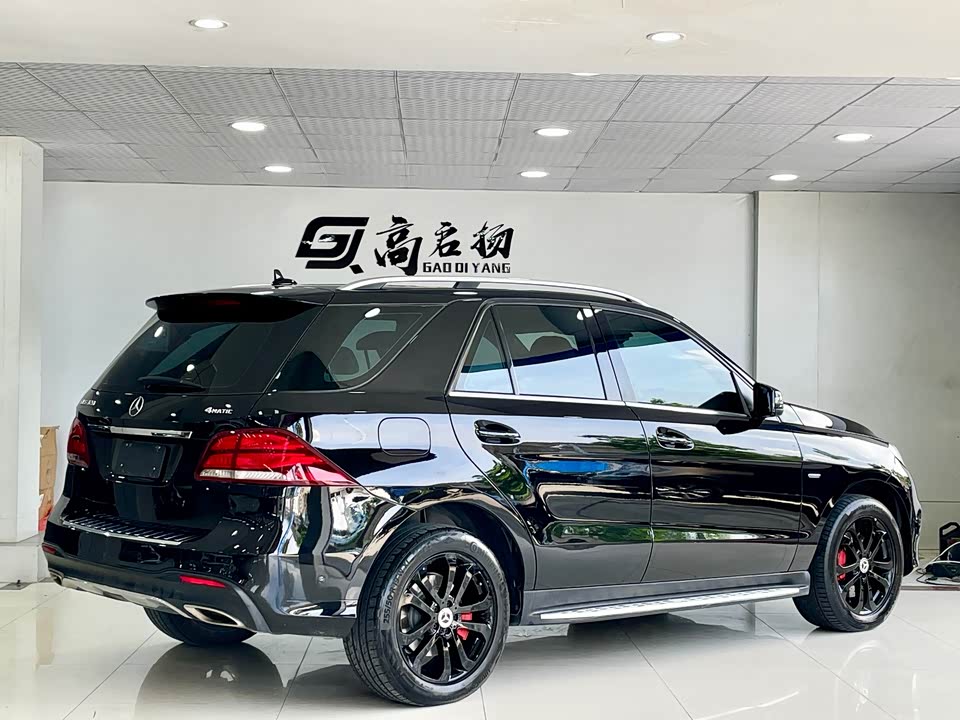 Mercedes-Benz GLE Mercedes-Benz GLE