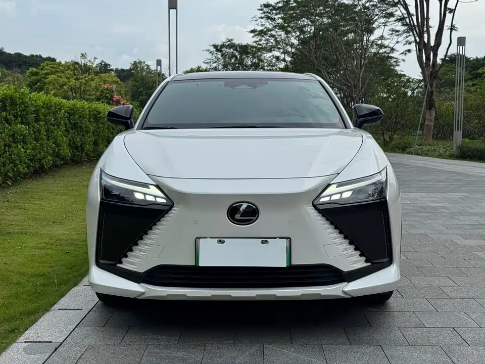 Lexus RZ