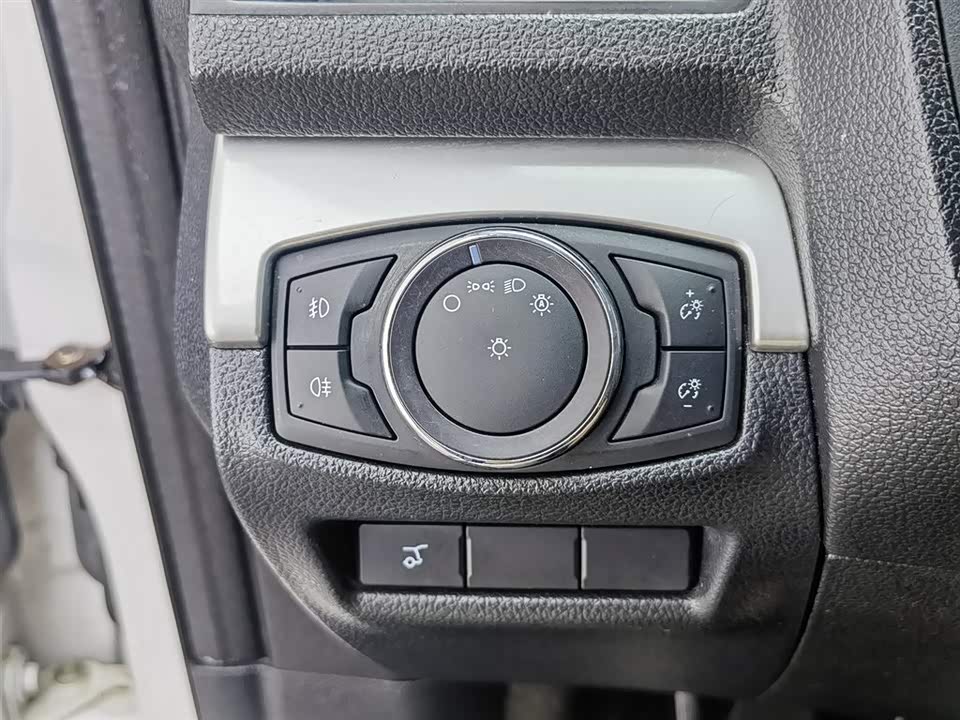 Ford Explorer Ford Explorer