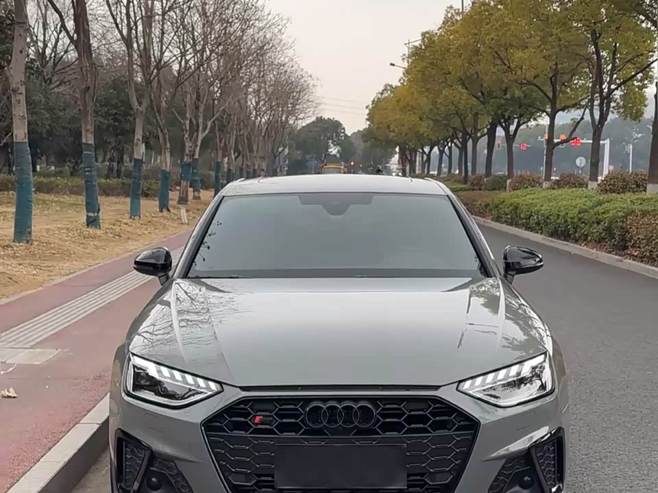 Audi S4