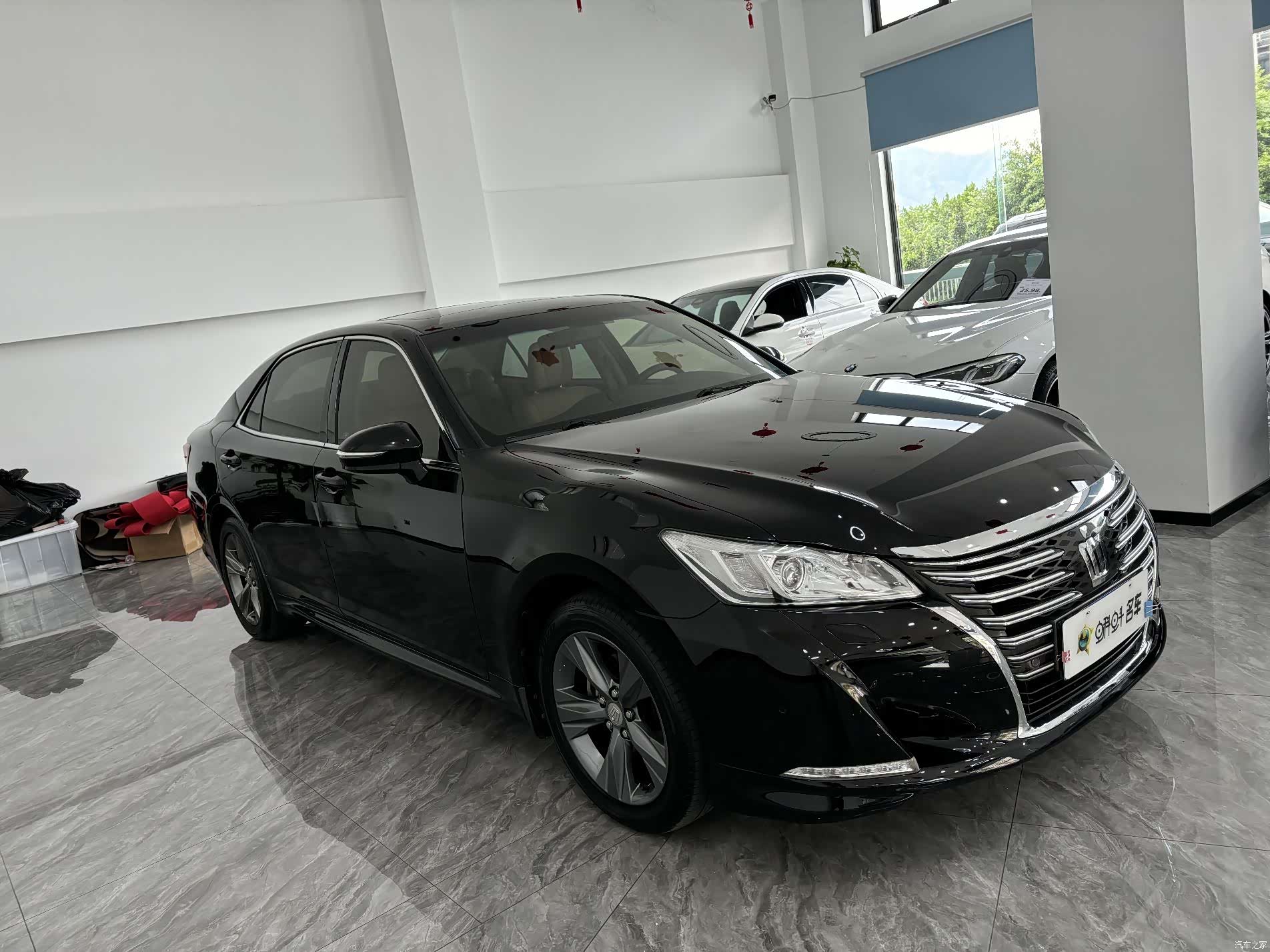 Toyota Crown, 2017 3