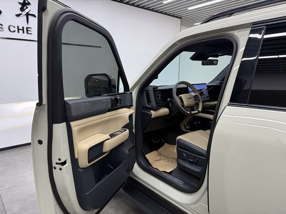 BYD Leopard 5 BYD Leopard 5