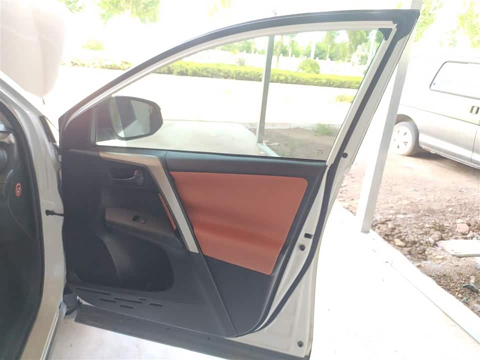 Toyota RAV4 Rongfang