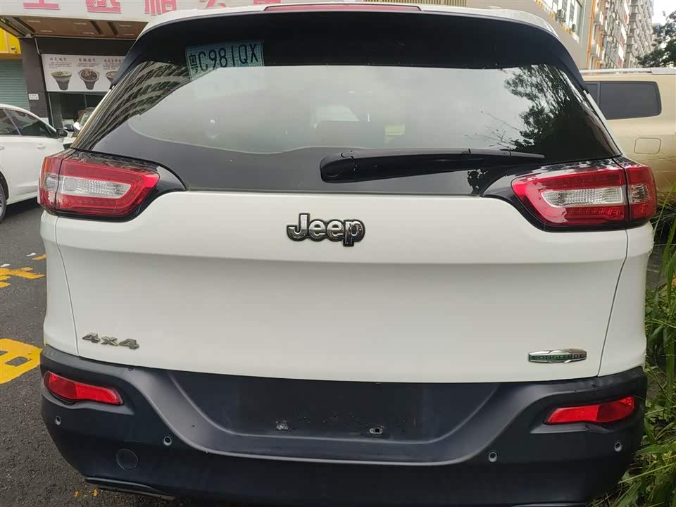 Jeep Free light