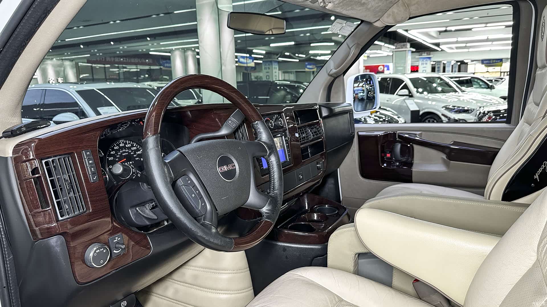 GMC SAVANA, 2016 11