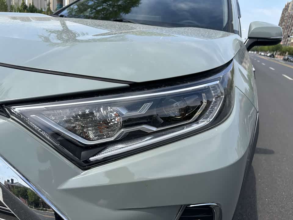 Toyota RAV4 Rongfang