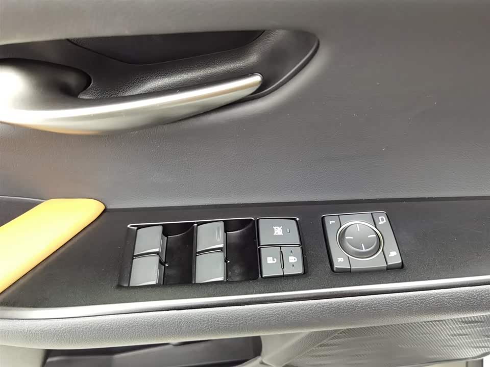 Lexus UX Lexus UX
