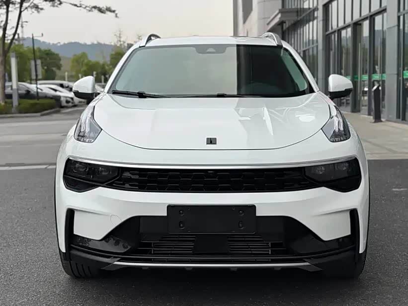 Lynk & Co 01