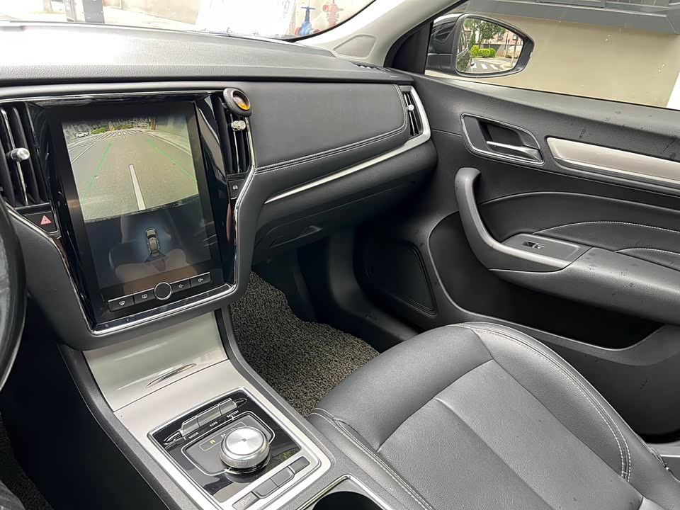 Roewe i6