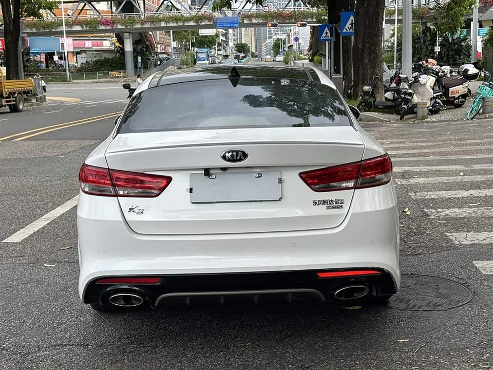 Kia K5 Kia K5