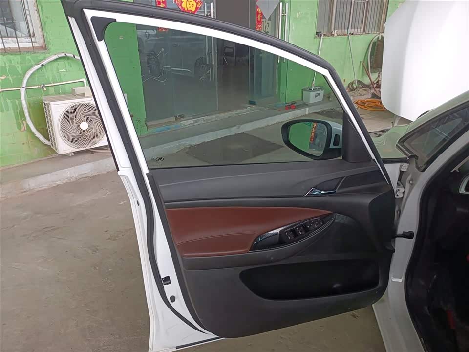 Buick GL6 Buick GL6