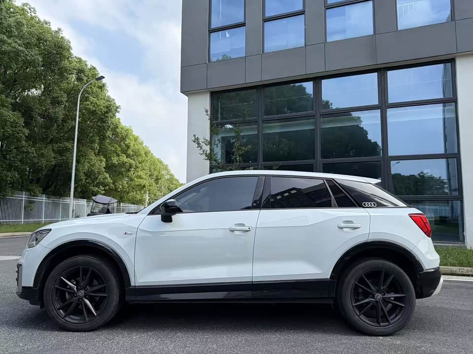 Audi Q2L Audi Q2L