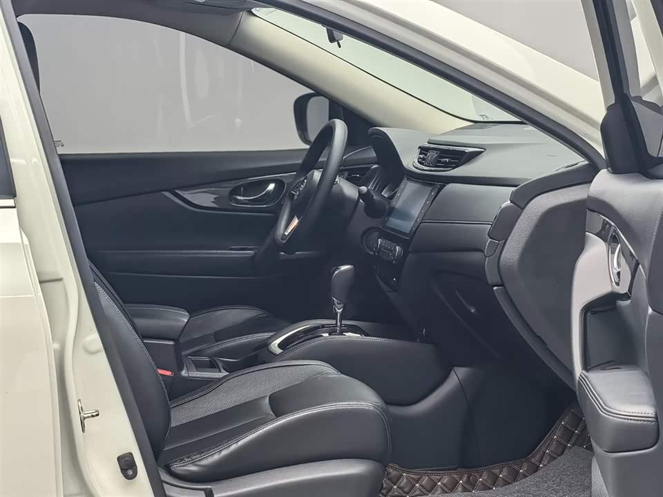 Nissan Qijun