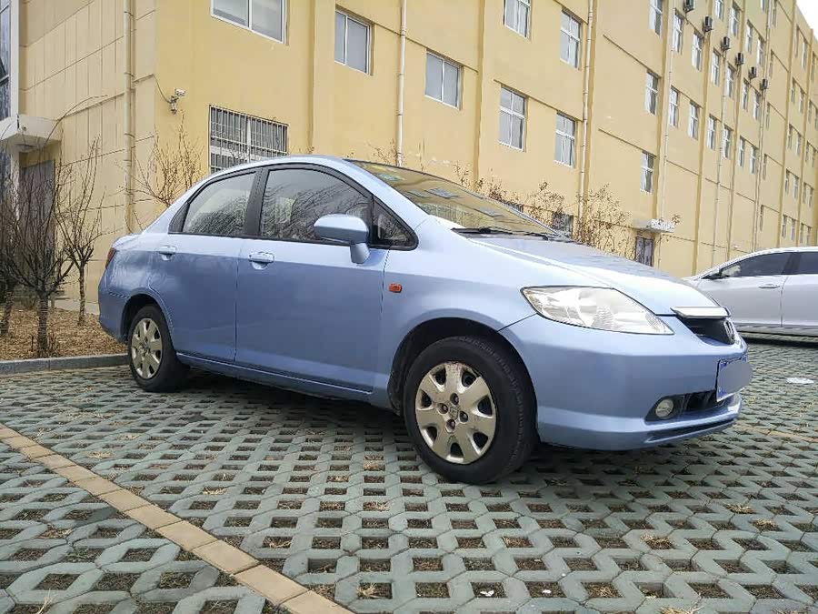 飞度03款 三厢 1.3 cvt