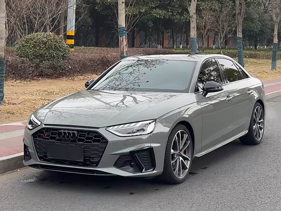 Audi S4
