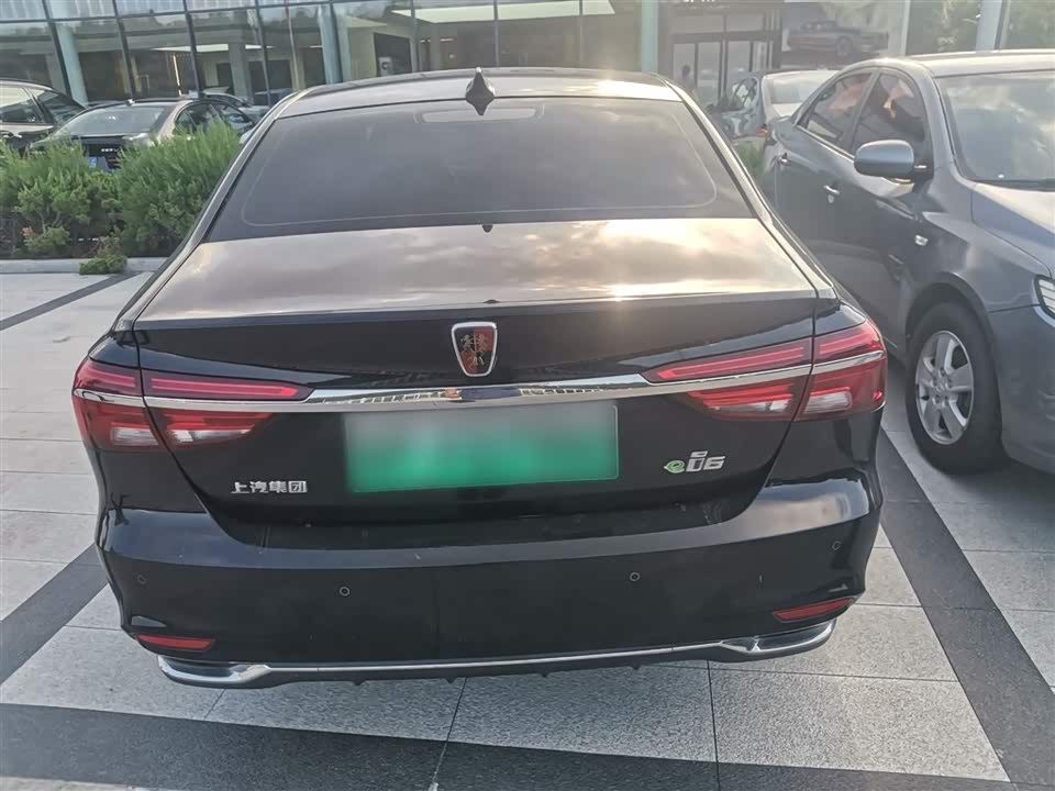 Roewe i6