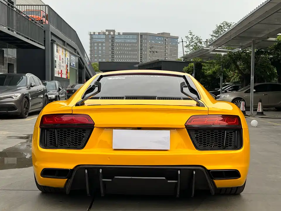 Audi R8
