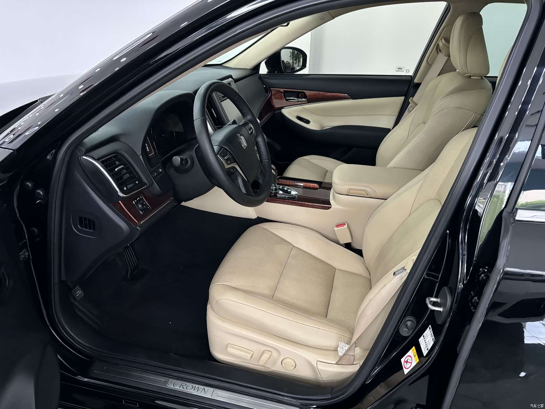 Toyota Crown, 2017 12