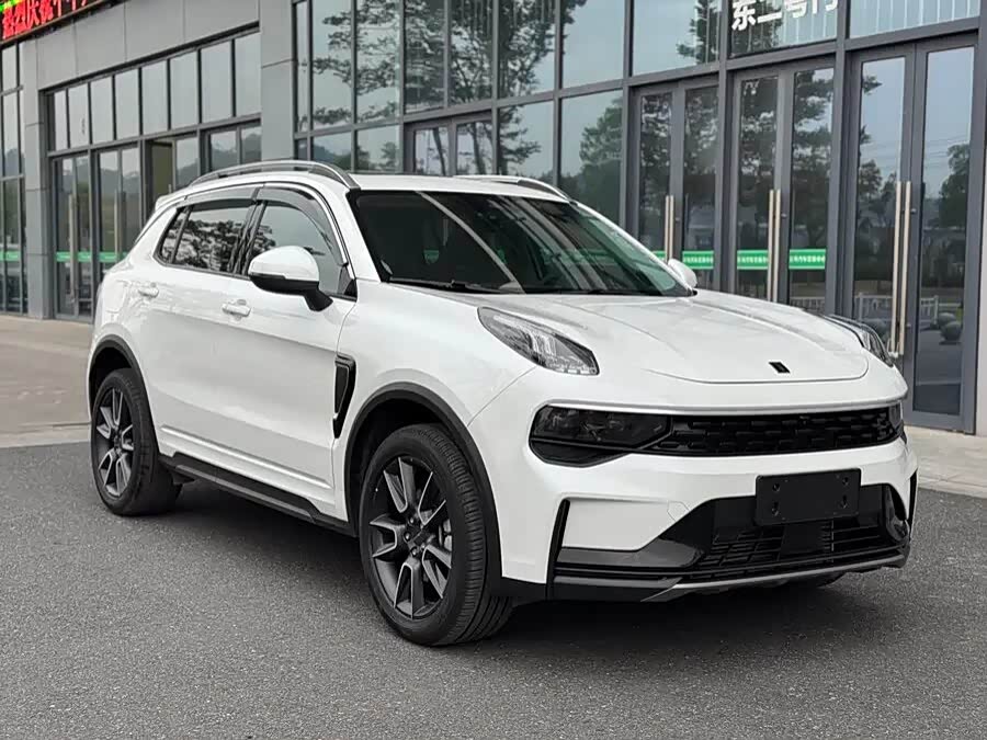 Lynk & Co 01