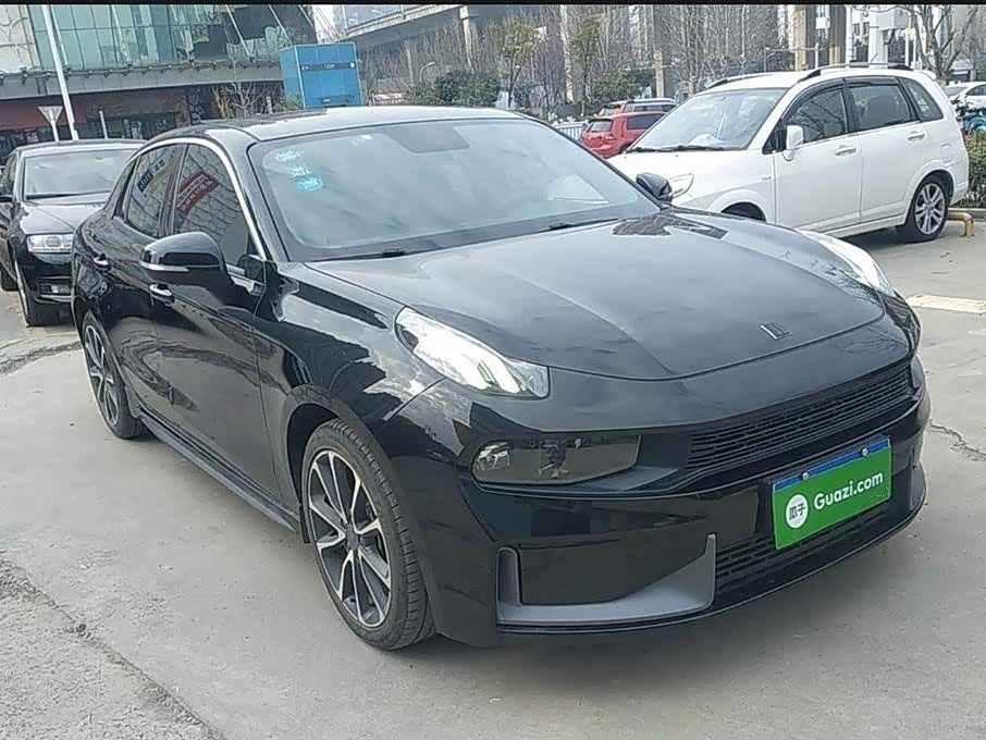 Lynk & Co 03