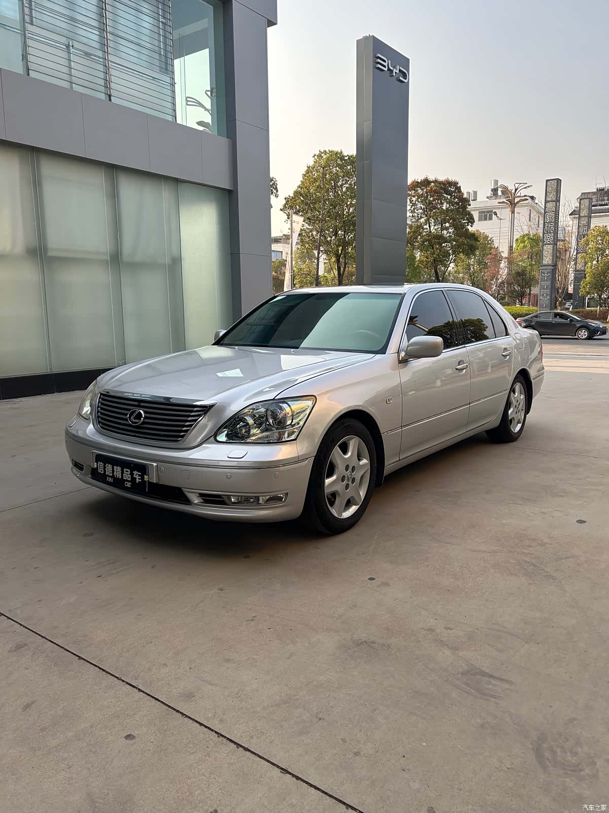 Lexus LS, 2005 3