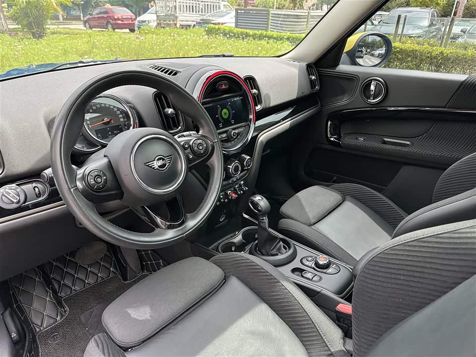 MINI COUNTRYMAN