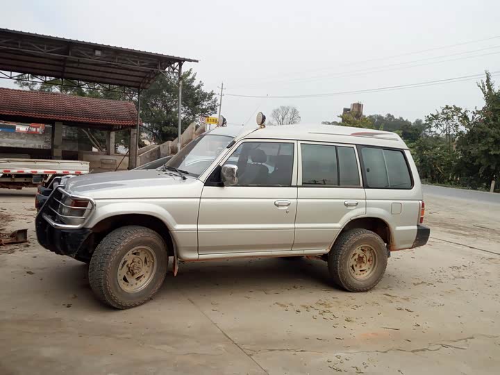 帕杰罗(进口) 96款 2.4l