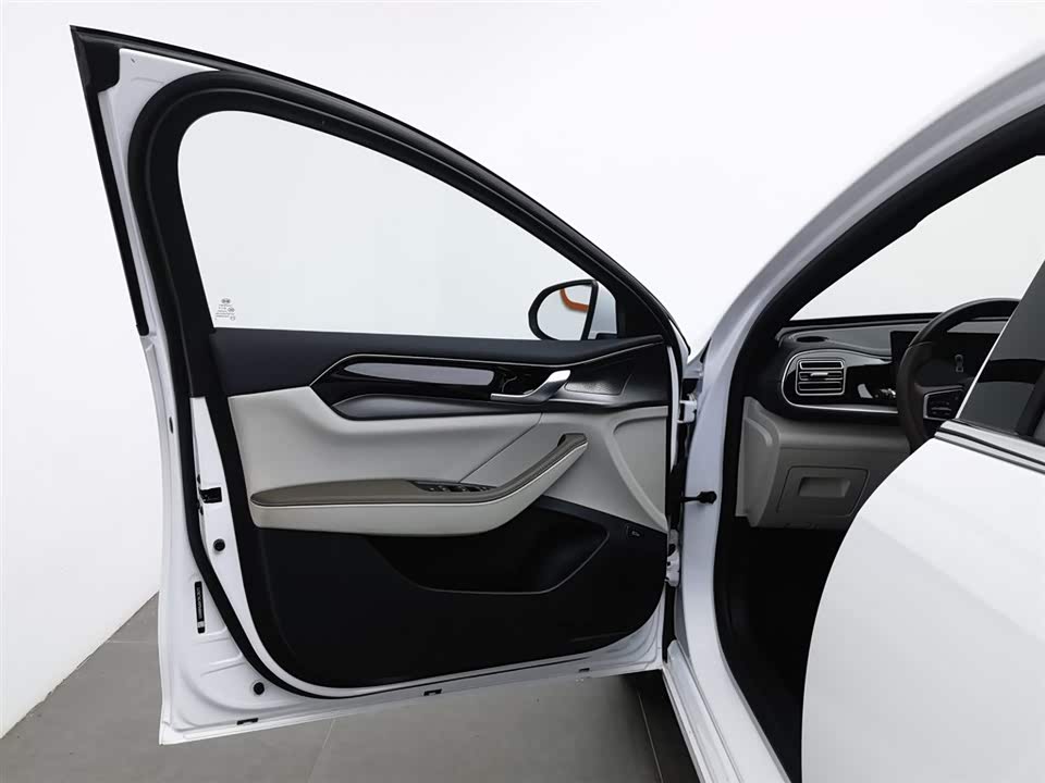 BYD Qin Yuan BYD Qin Yuan