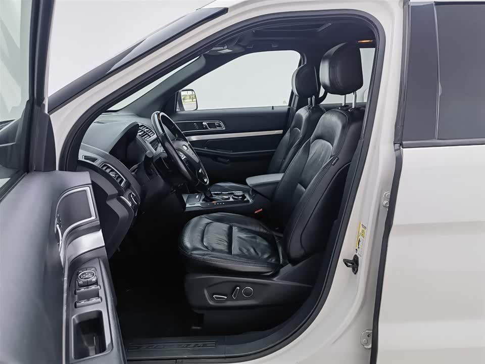 Ford Explorer Ford Explorer