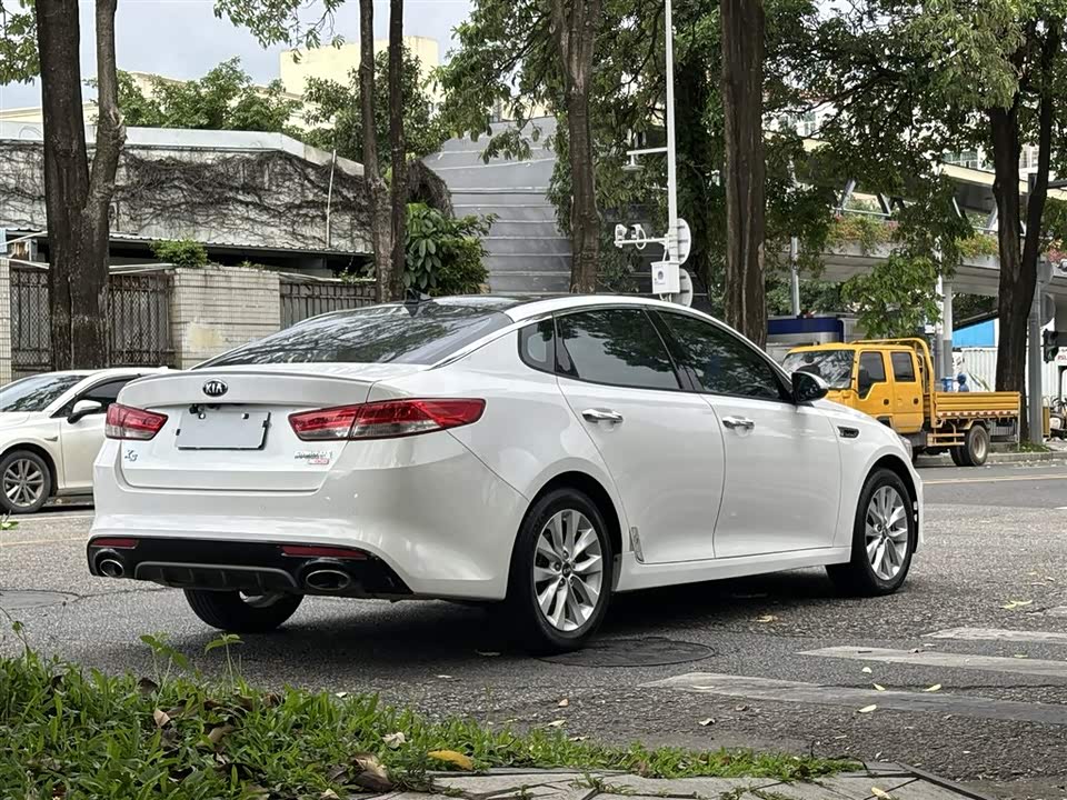 Kia K5 Kia K5