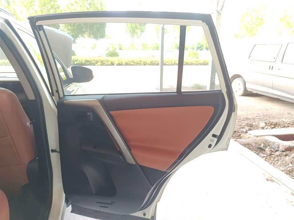 Toyota RAV4 Rongfang